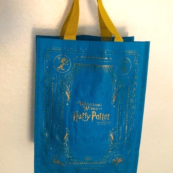 New Universal Wizarding World of Harry Potter Tote/Gift/ Lunch Bag~Reusable - Picture 1 of 6